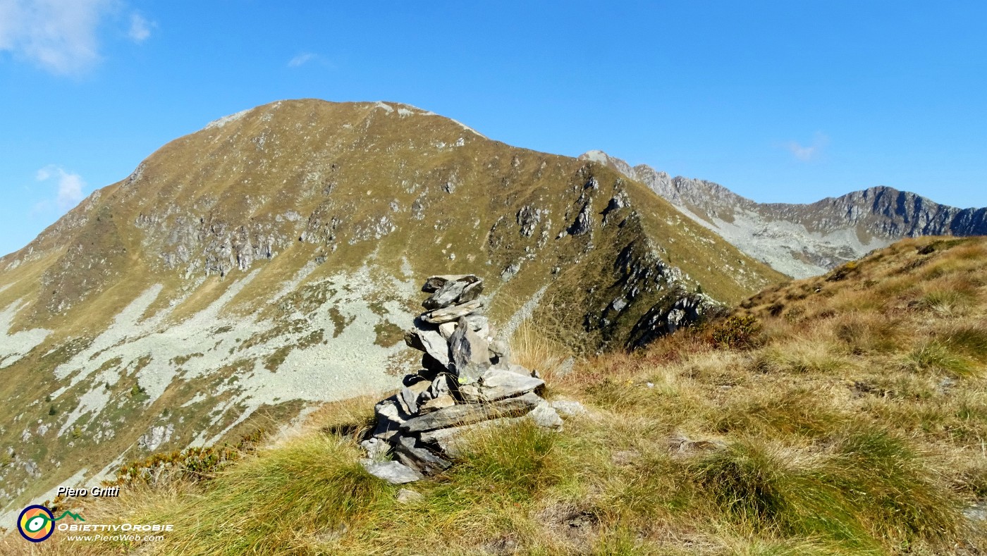 45 All'omino di vetta del Monte Arete (2227 m).JPG -                                